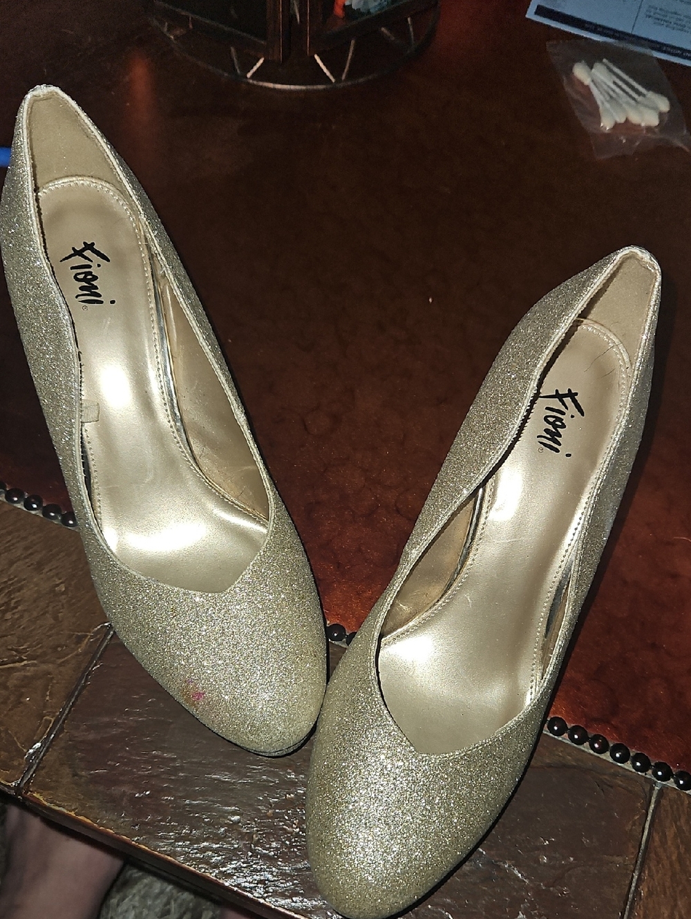 FIONI Clothing Gold Glitter Pump Heels
